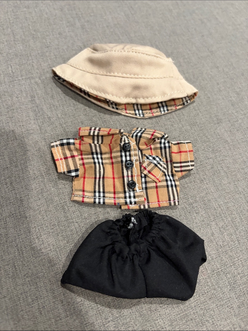 Labubu or Small Doll Beige Plaid Outfit Set with Black Shorts and Hat
